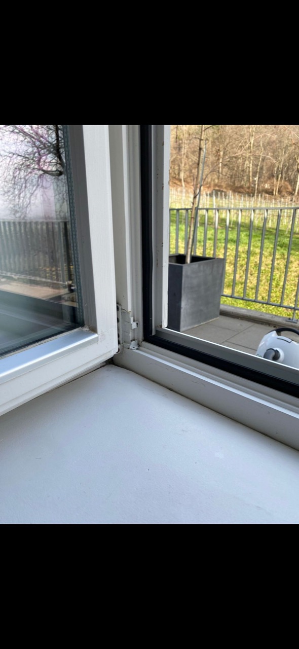 Nachher: Fensterrahmen · Endreinigung